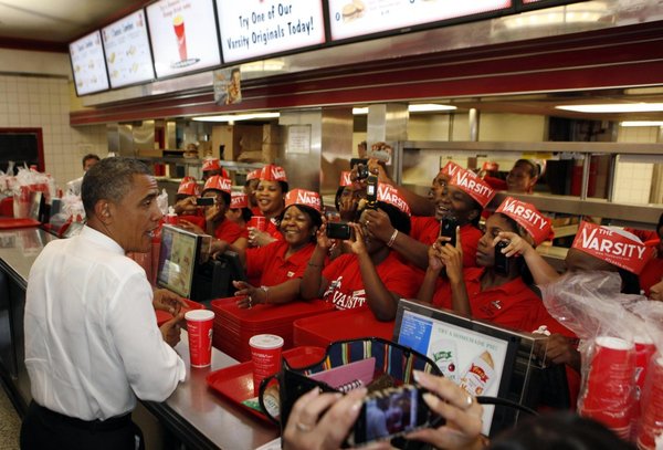 Barack Obama commande un hamburger
