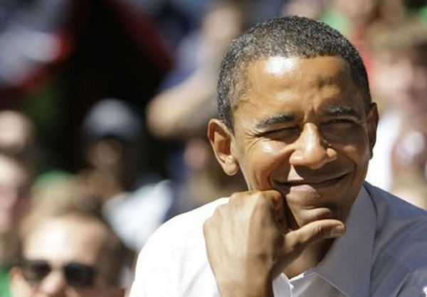 Barack Obama sourit