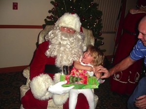 Père Noël effraie une fillette