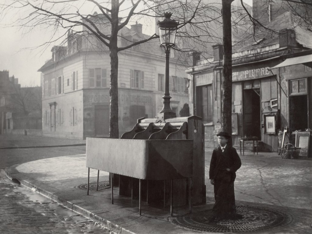 Urinoir en ardoises à 3 stalles, Chaussée du Maine, paris 1865