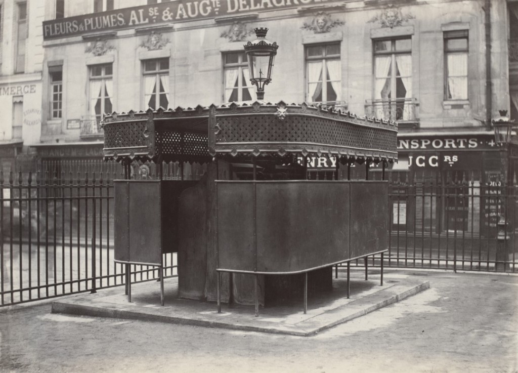 Urinoir enveloppe, à 6 stalles, Jardin de la Bourse, paris 1865